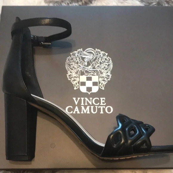 👡Vince Camuto sandals 👡 - Picture 2 of 5